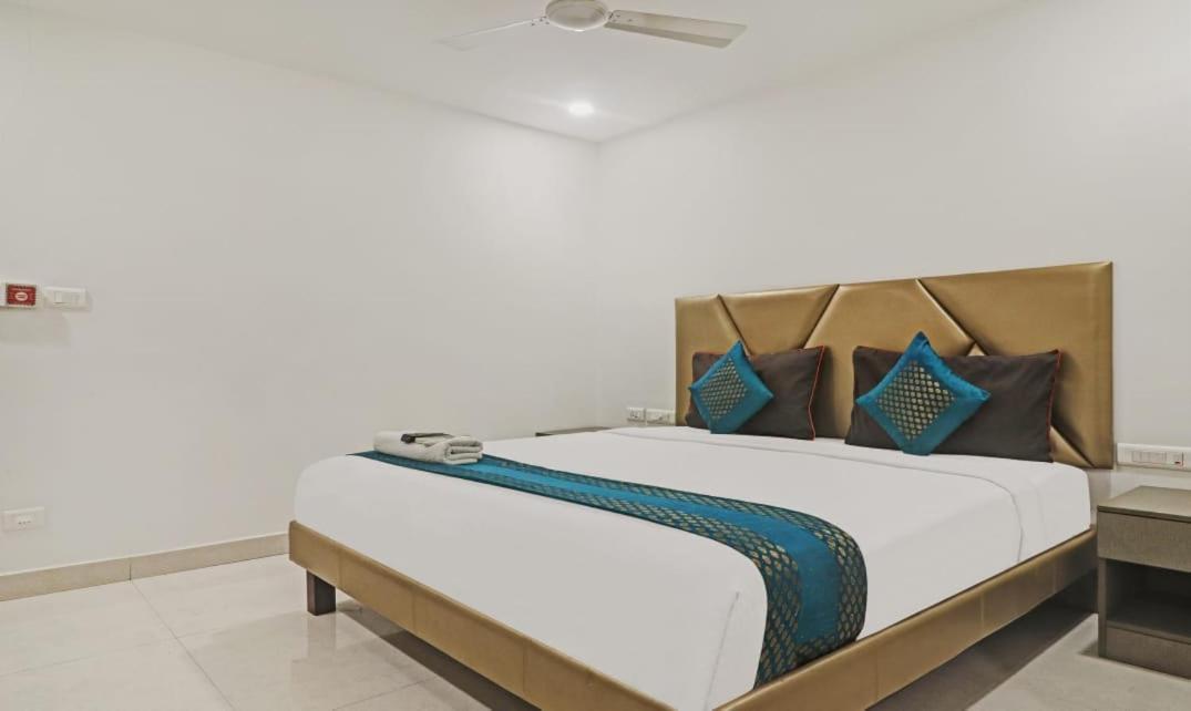 Hotel Ssr Grand 하이데라바드 외부 사진