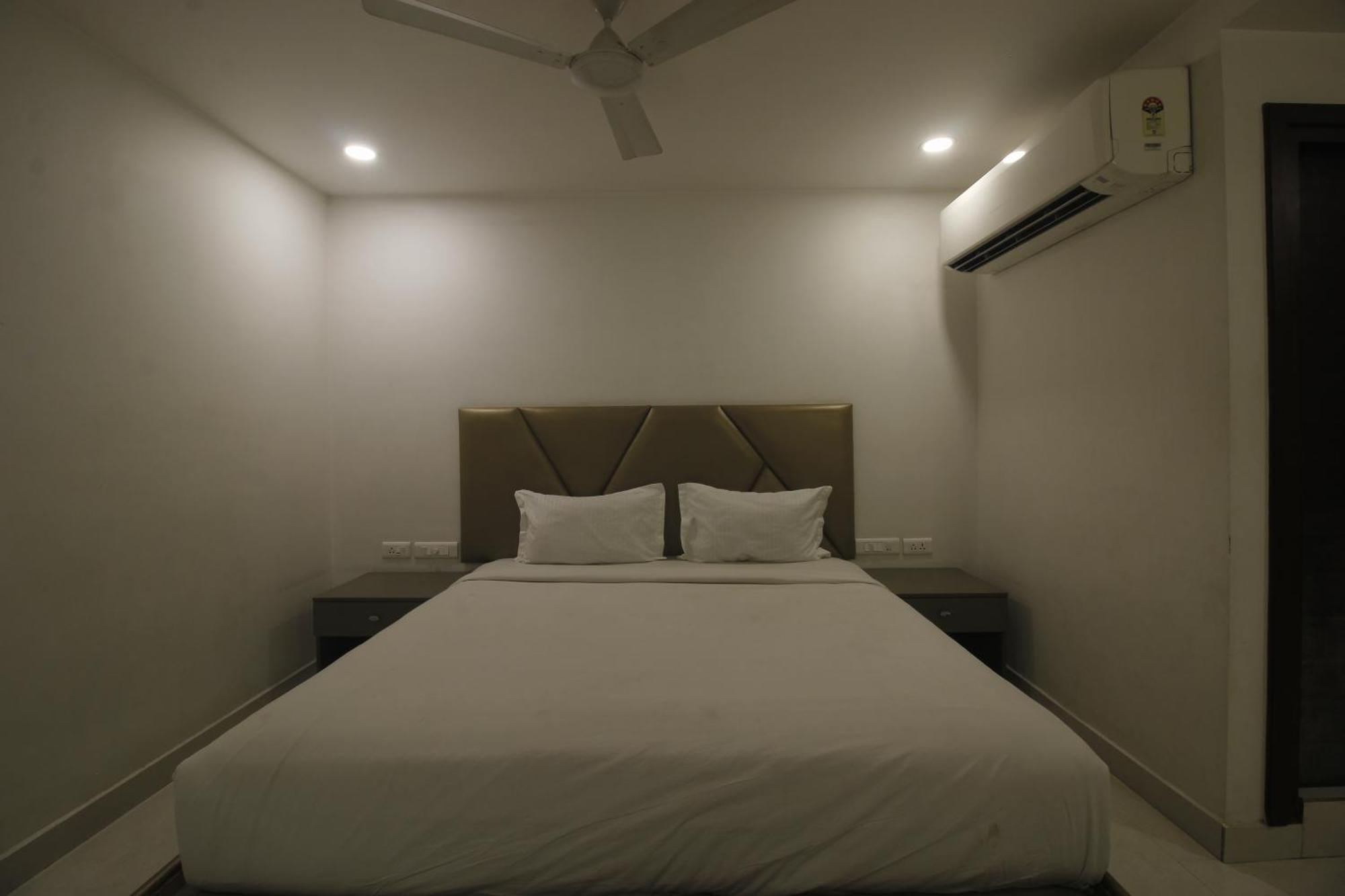 Hotel Ssr Grand 하이데라바드 외부 사진