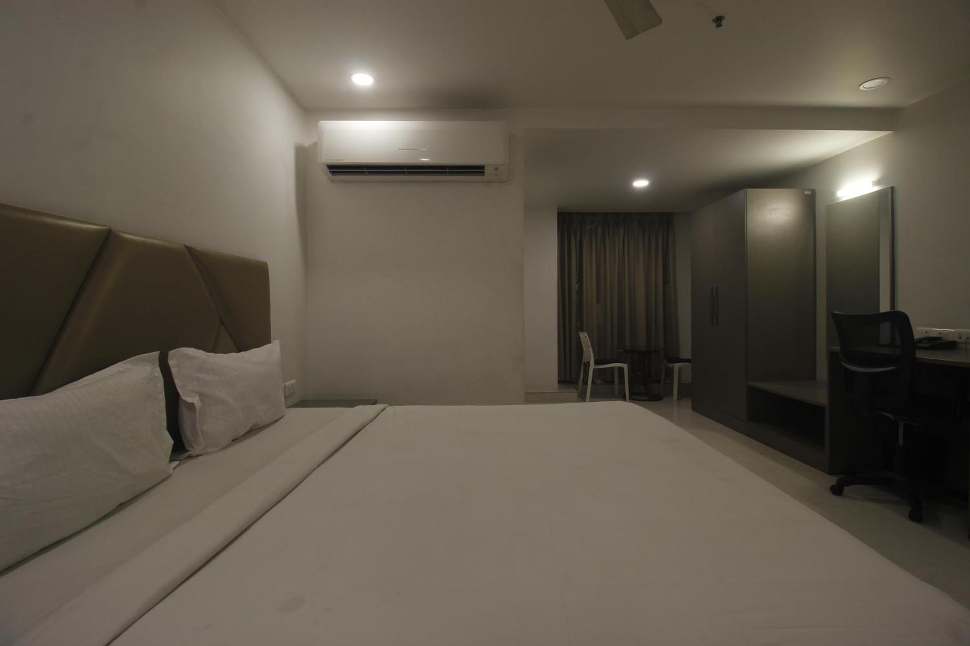 Hotel Ssr Grand 하이데라바드 외부 사진